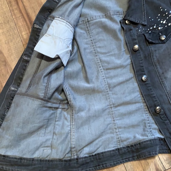 Grey distressed Jean jacket - Picture 5 of 7